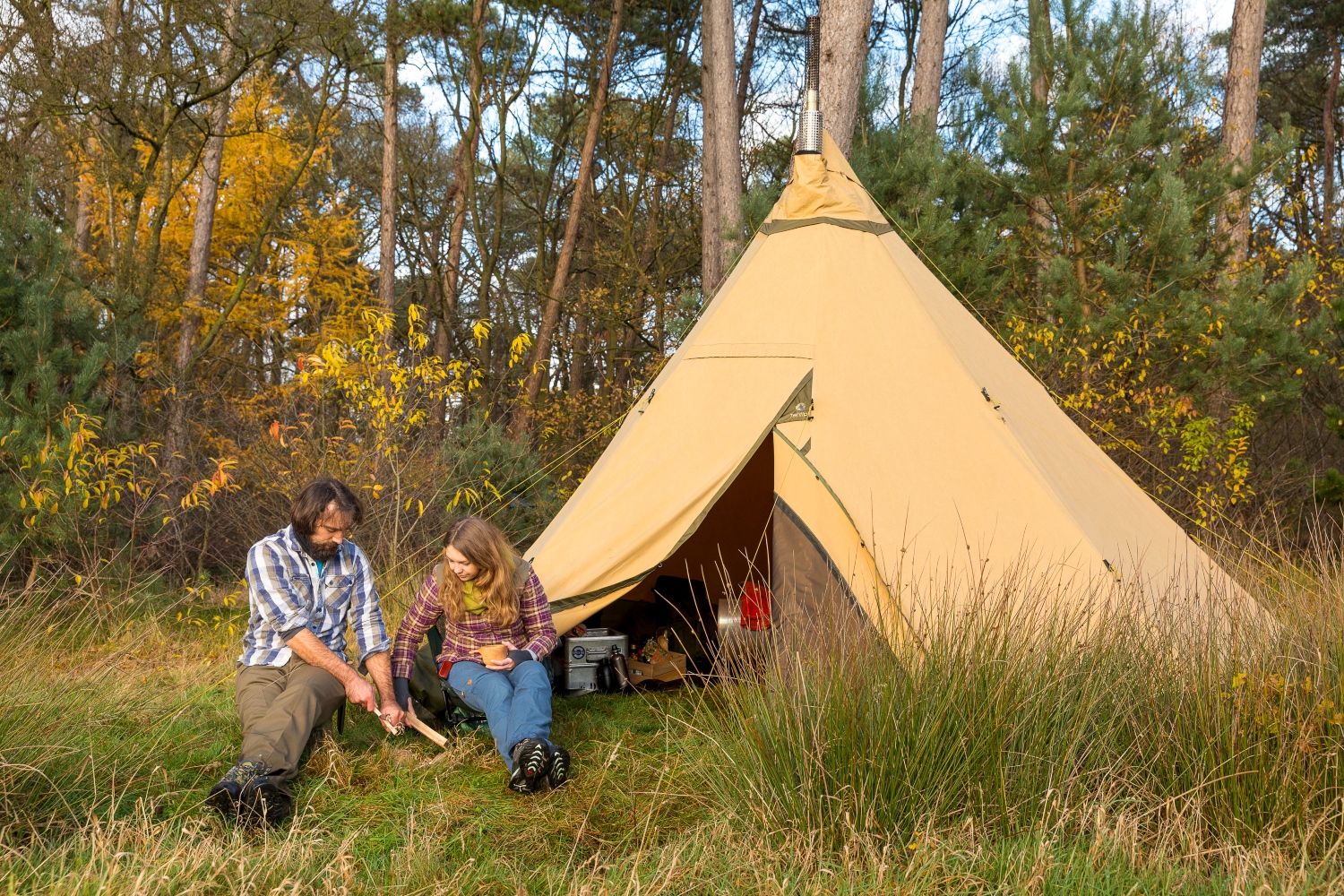 Koen Arts and his wife Gina in front of the tipi