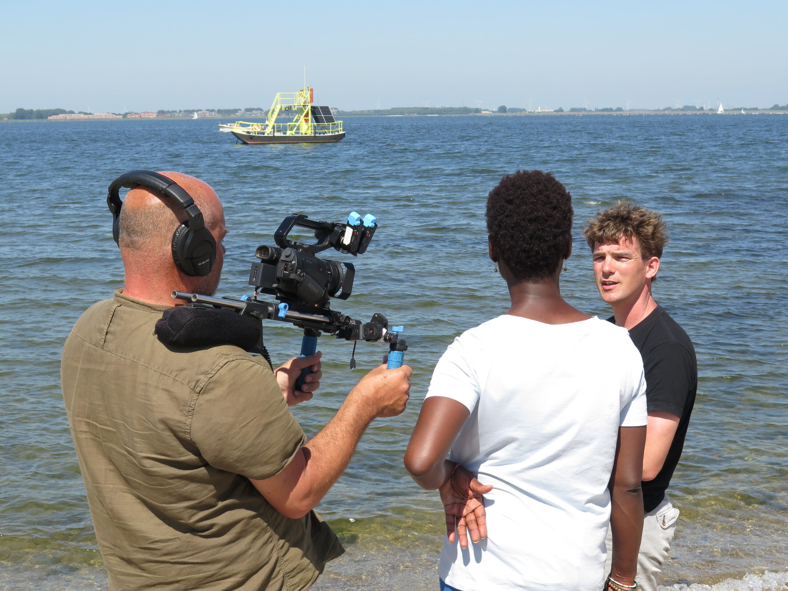 Nijland is being filmed by tv-show Vroege Vogelswordt gefilmd door Vroege Vogels