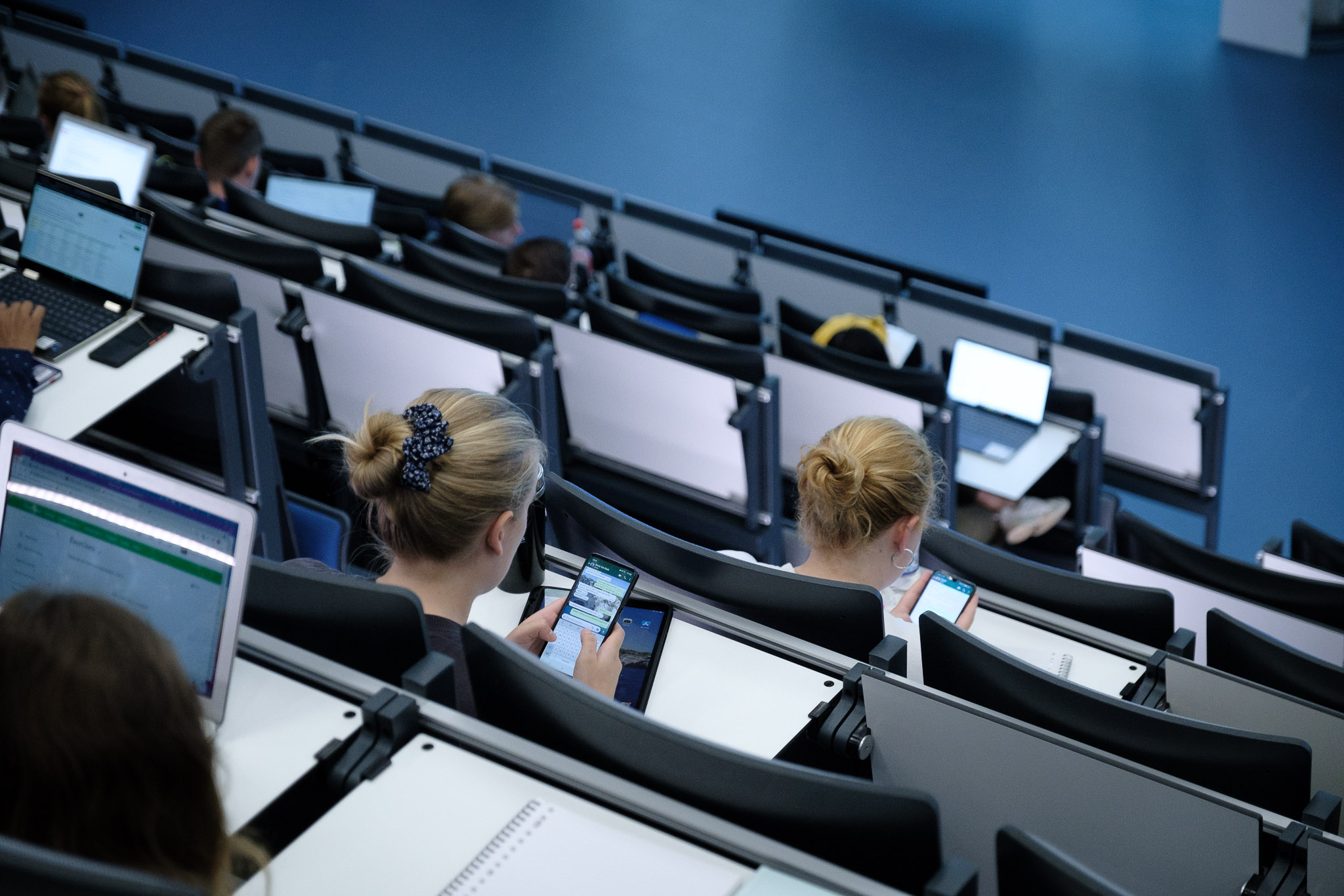 Volle collegezaal weer toegestaan