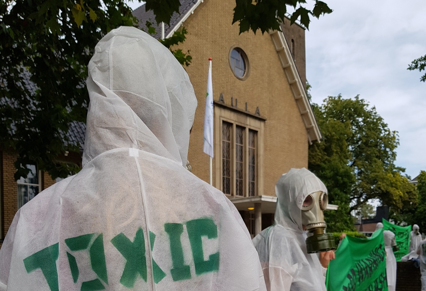 actievoerders van XR bij de Aula