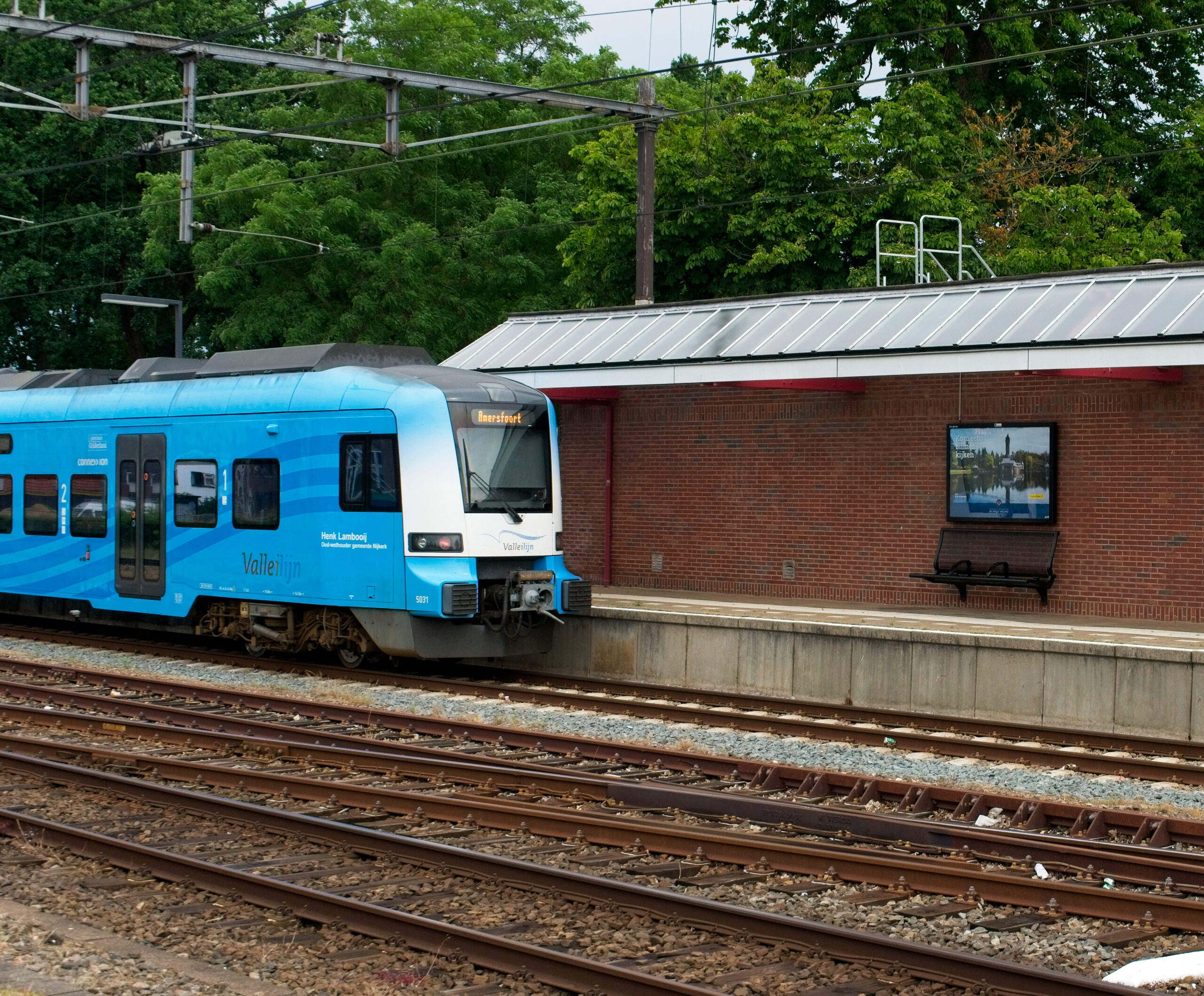 De Valleilijn-trein bij station Ede-Wageningen.
