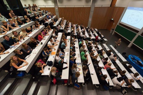 Task force reviews WUR bachelors