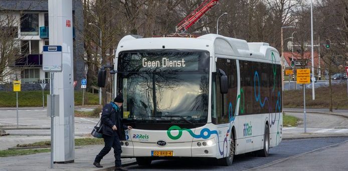 Minder bussen rondom Ede-Wageningen door ‘sterke prijsstijgingen’