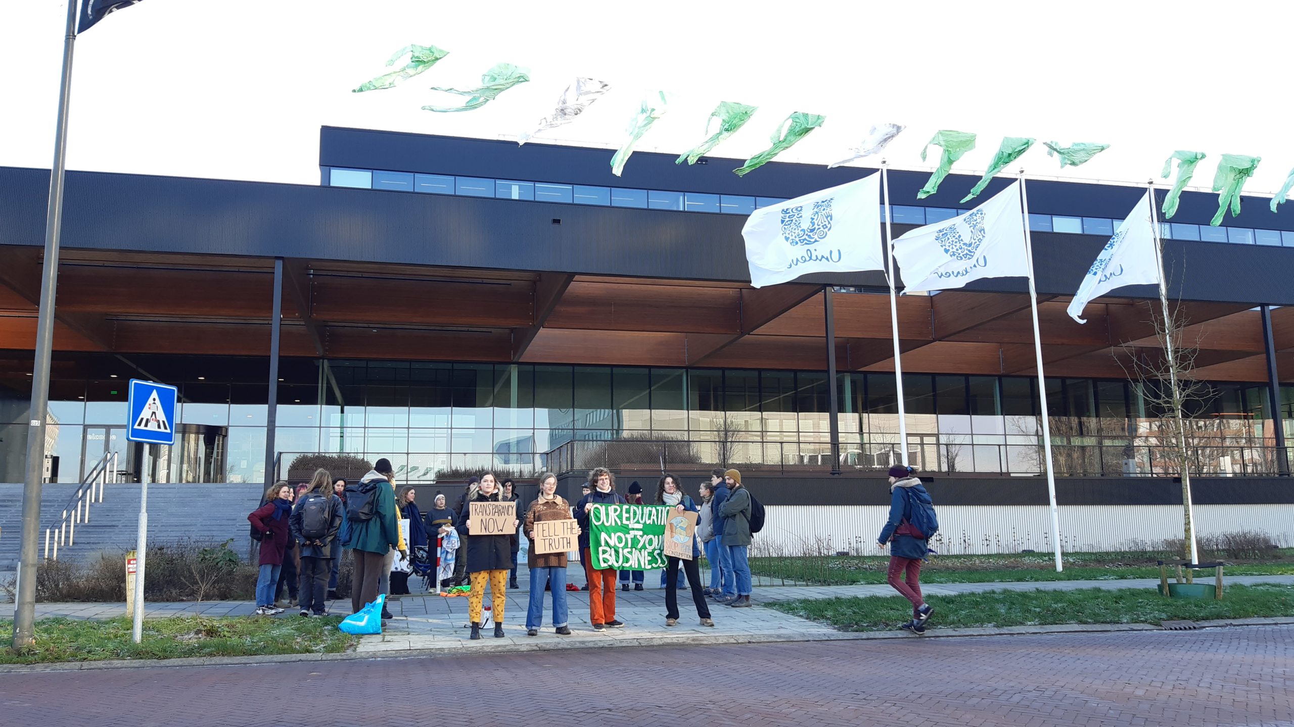 Extinction Rebellion calls on students and researchers to speak up