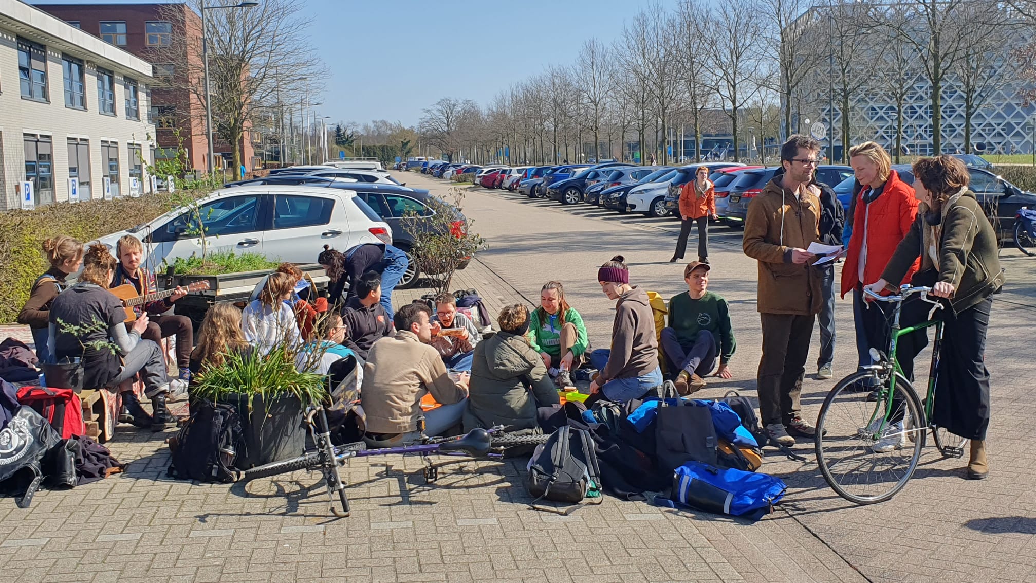 Parkje en petitie van mobiliteit-actiegroep