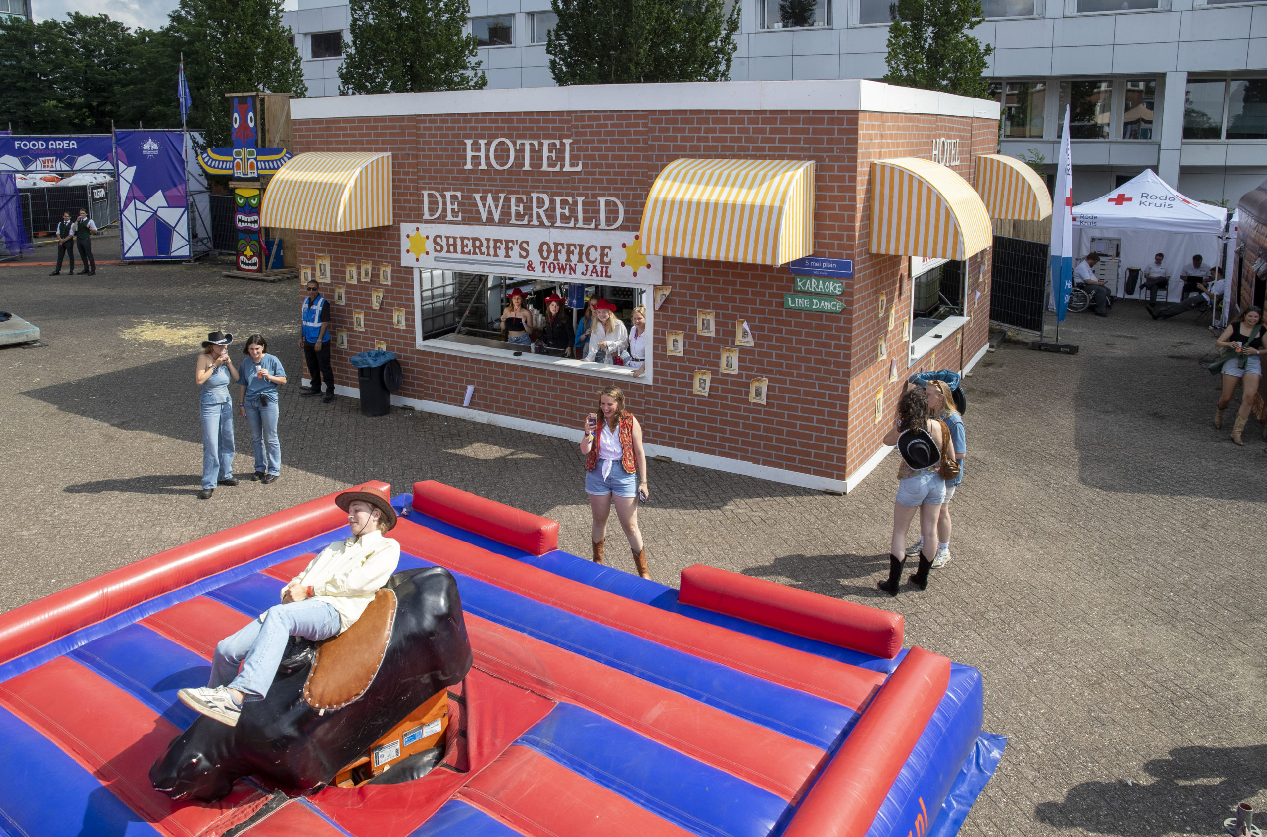 Nagebouwd Hotel de Wereld op De Dreijen.