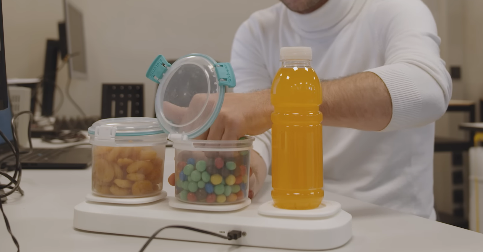 State-of-the-art scales measure snacking behaviour