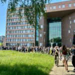 Met een walk out over de campus protesteren zo'n 300 studenten en medewerkers tegen het geweld in Gaza.