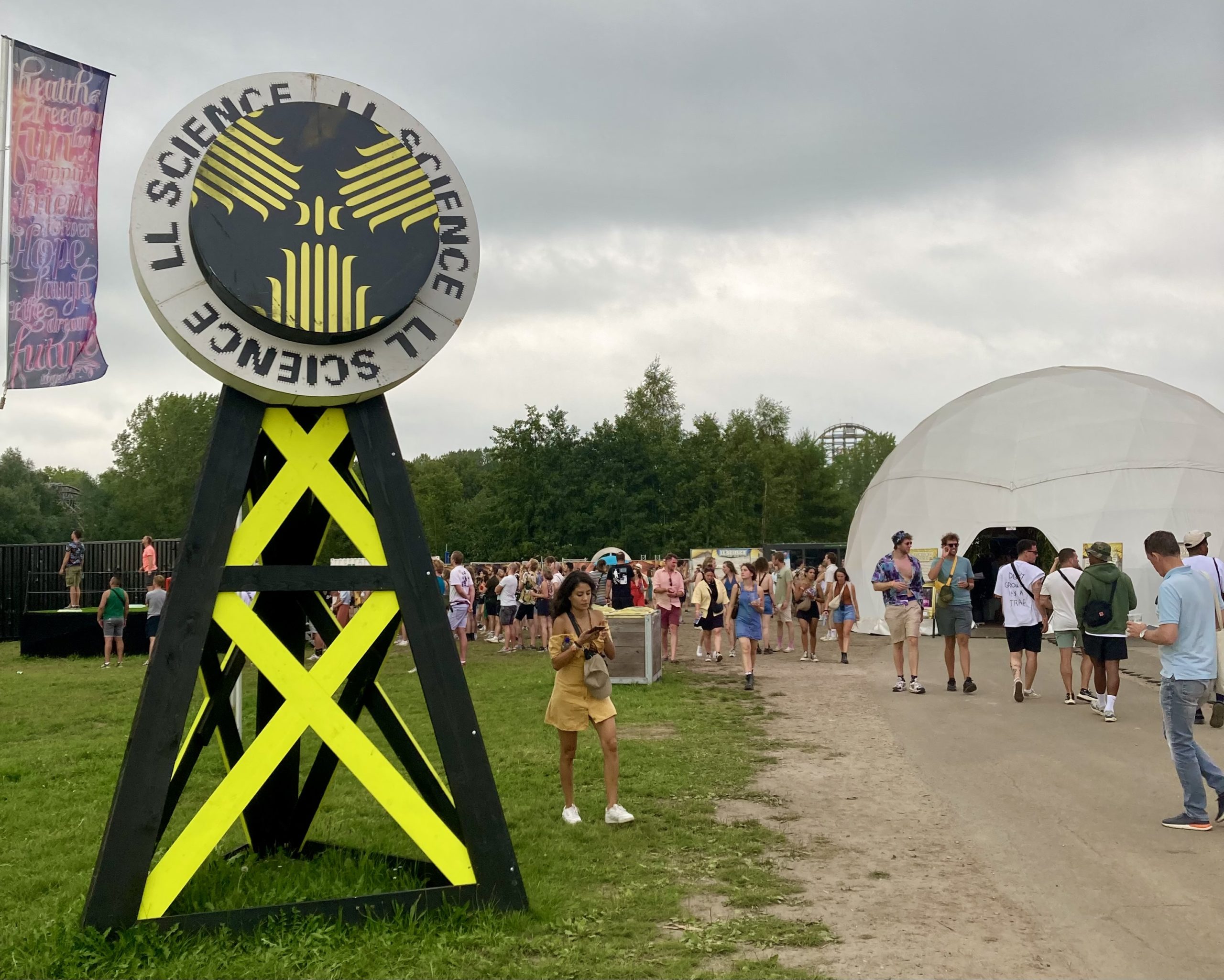Rubber ducks help Lowlands visitors separate waste