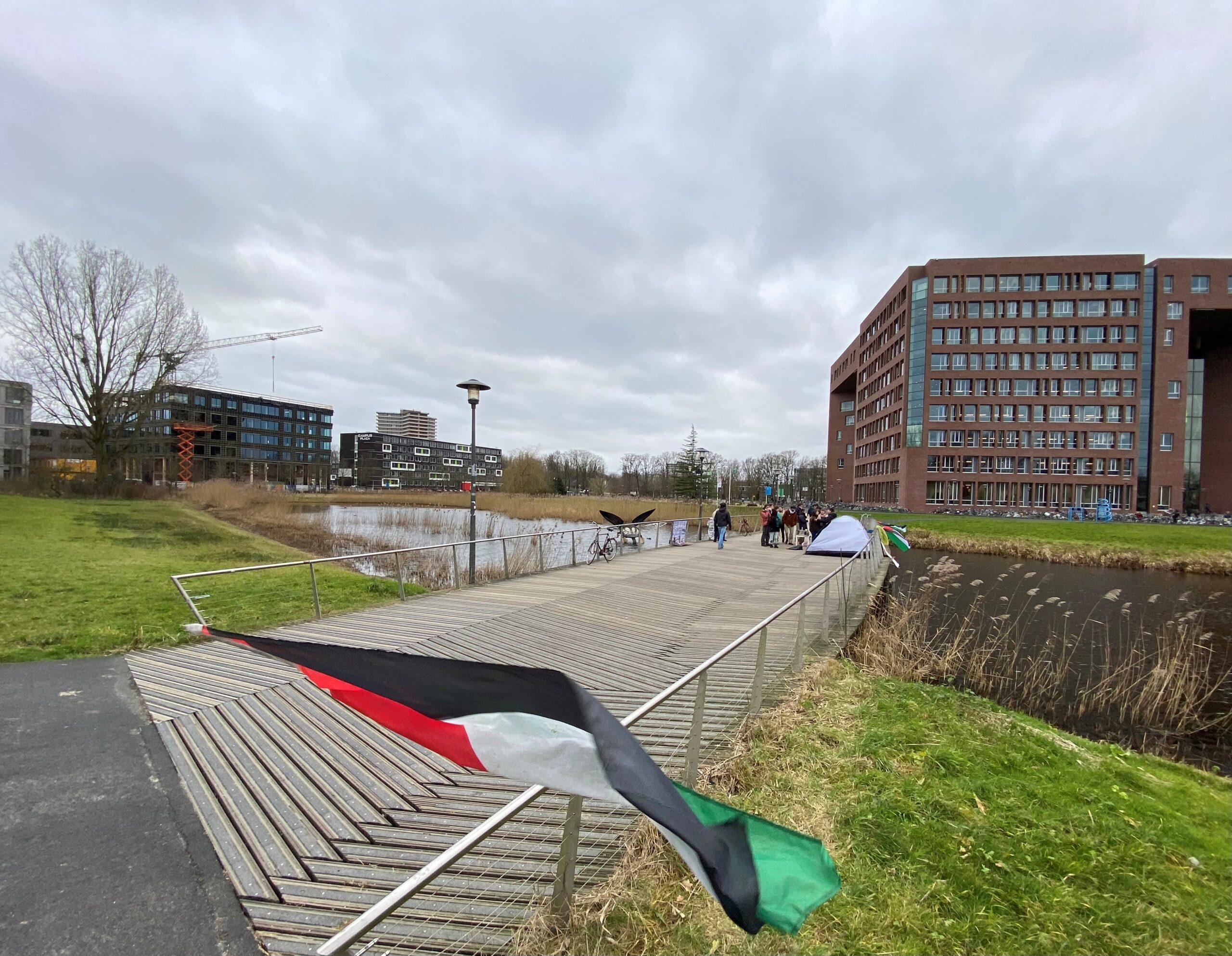 New (short) demonstration and tent on bridge