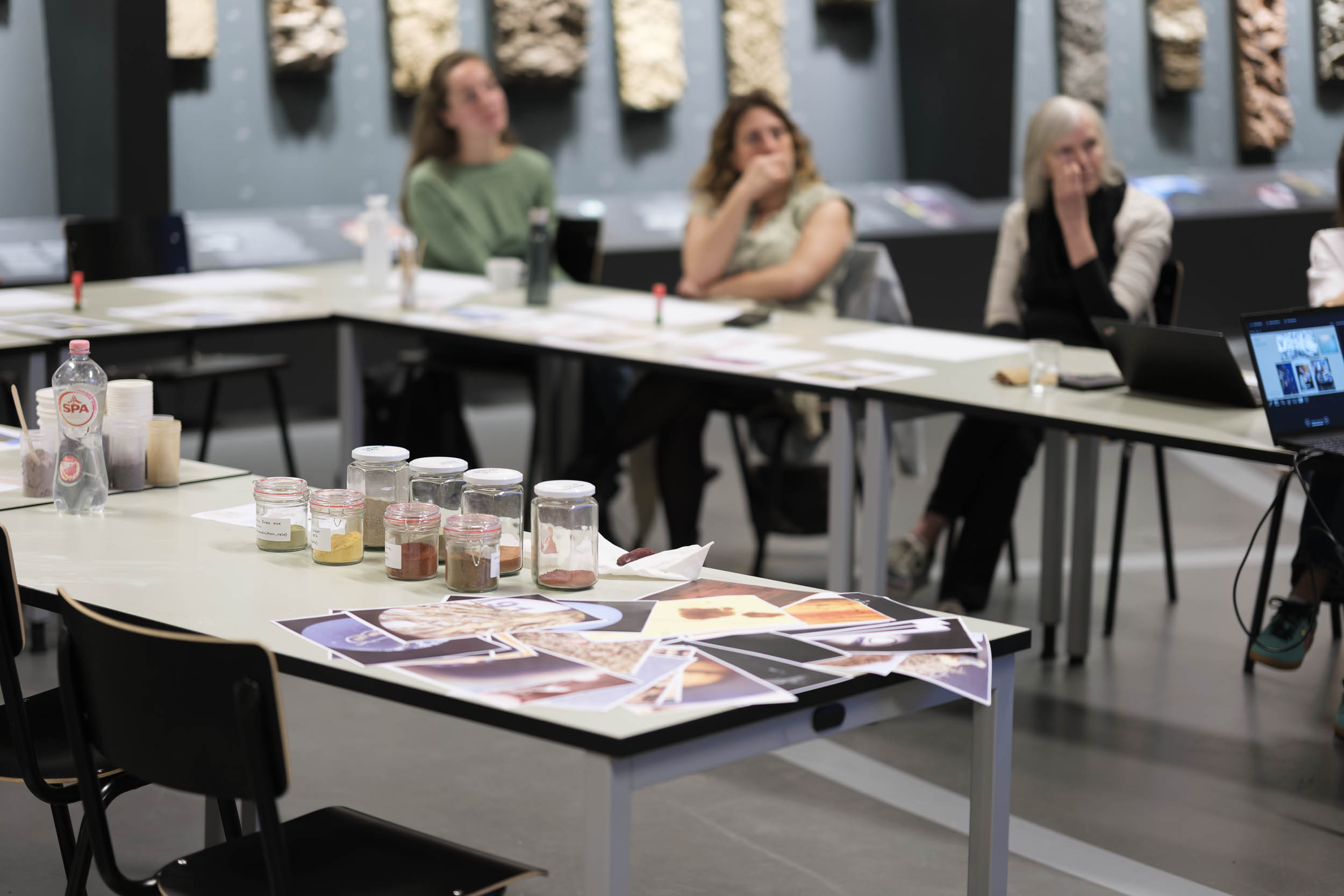 Photo series: Art meets science in creative workshops