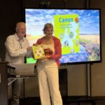 Canon-auteur Dick de Vos en WUR-bestuursvoorzitter Sjoukje Heimovaara. Foto Resource