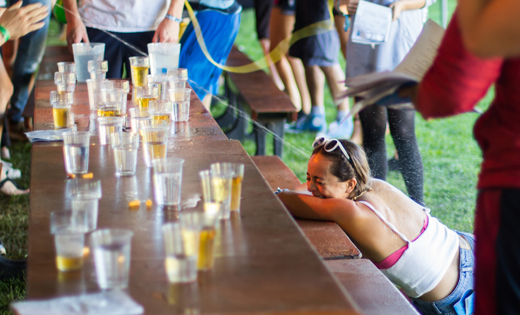 [De Neus] Oksober! legt verenigingen droog