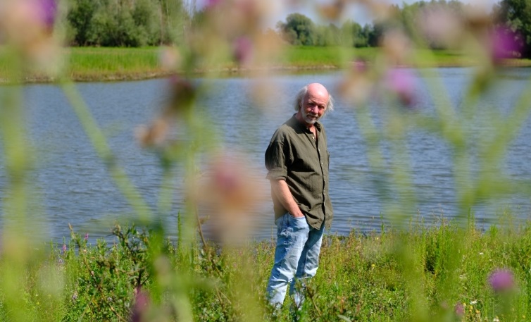 Tuimelend de toekomst in
